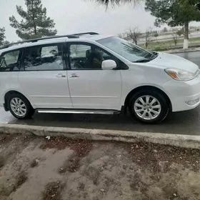 Toyota Sienna 2004