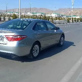 Toyota Camry 2016