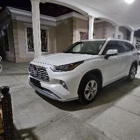 Toyota Highlander 2021