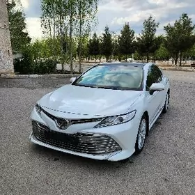 Toyota Camry 2018