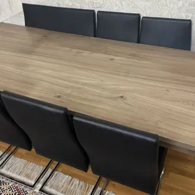 Продаётся стол