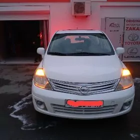 Nissan Versa 2010