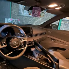 Hyundai Elantra 2021