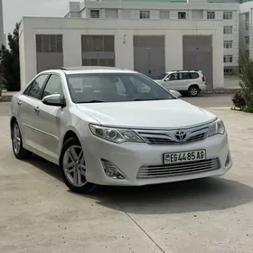 Toyota Camry 2014
