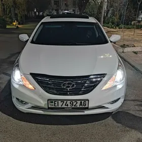 Hyundai Sonata 2011