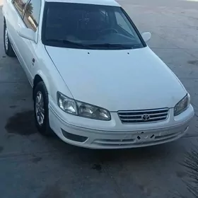 Toyota Camry 2000