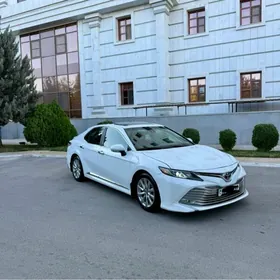 Toyota Camry 2018