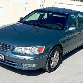 Toyota Camry 2001