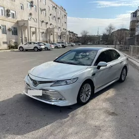 Toyota Camry 2018