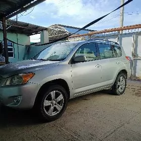 Toyota RAV4 2010