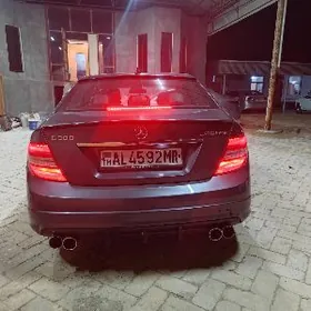 Mercedes-Benz C300 2010