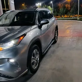Toyota Highlander 2021