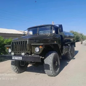 Ural 4320 1989