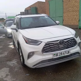 Toyota Highlander 2021