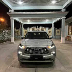 Toyota Highlander 2024