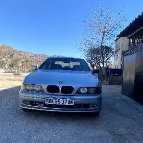 BMW E39 1999