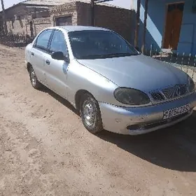 Daewoo Lanos 1998