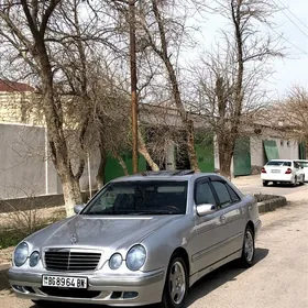 Mercedes-Benz E320 2000