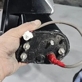 боковое зеркало левая сторона