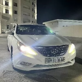 Hyundai Sonata 2011
