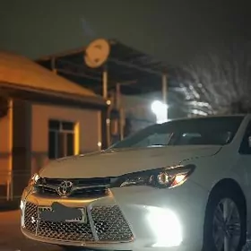 Toyota Camry 2017