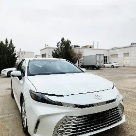 Toyota Camry 2025
