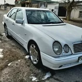 Mercedes-Benz E320 1999