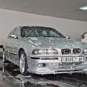BMW E39 2000