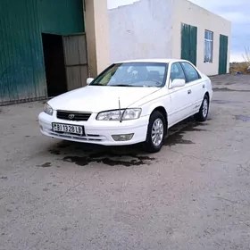 Toyota Camry 2000