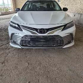 Toyota Camry 2021