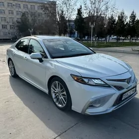 Toyota Camry 2021