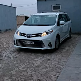 Toyota Sienna 2020