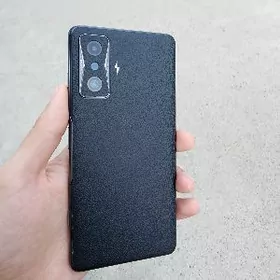 Poco F4 GT