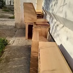 KUHYNNY VITISKA GARNETUR