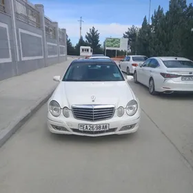 Mercedes-Benz E500 2005