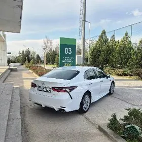 Toyota Camry 2021