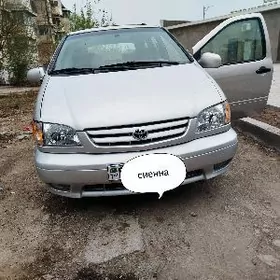 Toyota Sienna 2002