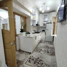 2 мкр. 3 комн.1 этаж