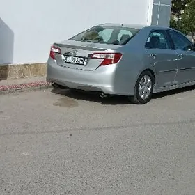 Toyota Camry 2013