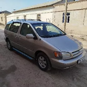 Toyota Sienna 2000