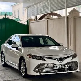 Toyota Camry 2020