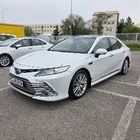 Toyota Camry 2021