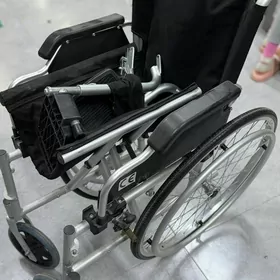 инвалидная коляска