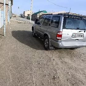 Nissan Pathfinder 1999