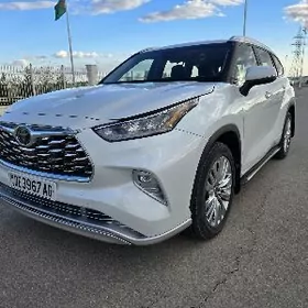 Toyota Highlander 2021