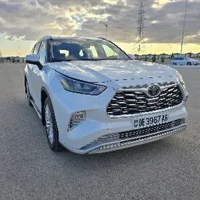 Toyota Highlander 2021