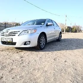 Toyota Camry 2011