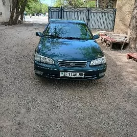 Toyota Camry 2000