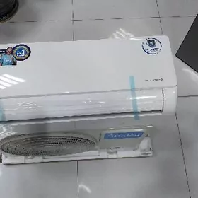 Split kondisioner Midea 12. 40