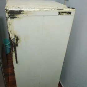 Холодильник Бирюса